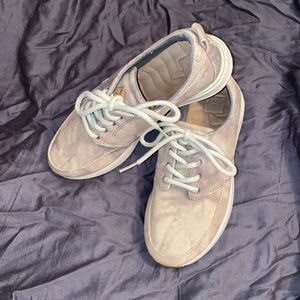 5 women girls reef brand new perfect shoes mint green and tan leather Gray white